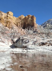 نمای زیبای کوه نمک جاشک در بوشهر