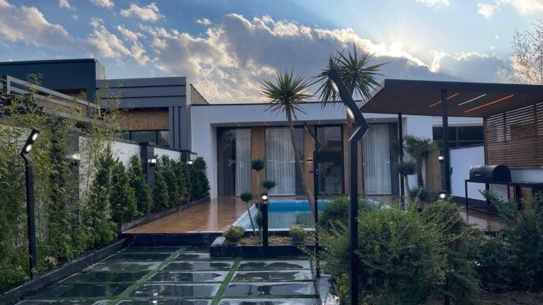 نمای بیرونی ویلا در تهراندشت