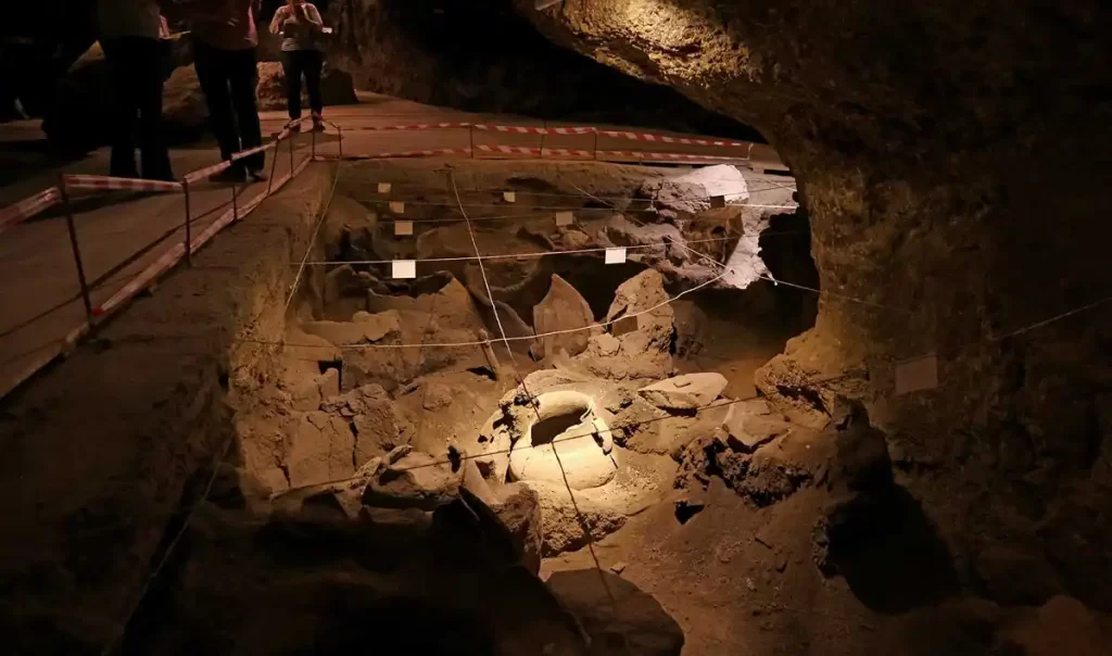 غار آرنی ارمنستان